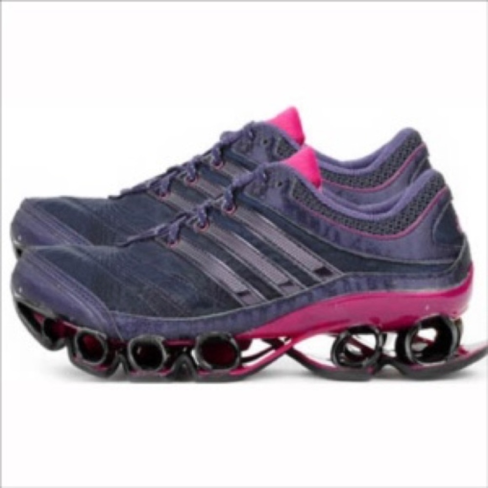 Adidas Shoes 9.5 worn only a few times